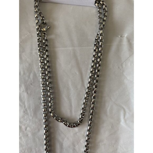 Red Crystal Eye Skull Chain Necklace - Picture 9 of 9